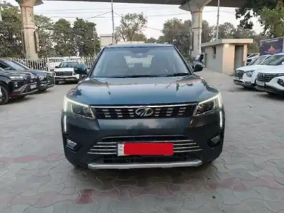 Second Hand महिंद्रा XUV300 w8 (o) 1.5 डीज़ल एएमटी in लखनऊ
