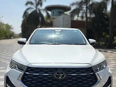 Second Hand टोयोटा इनोवा हायक्रॉस ZX (O) Hybrid (Electric + Petrol) Automatic (e-CVT) 7 STR in उल्हसनगर