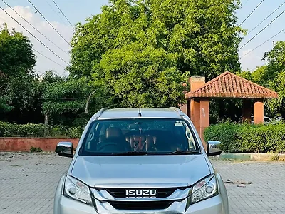 Second Hand Isuzu MU-X 4x4 in Delhi