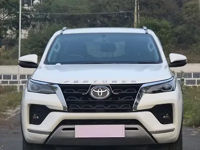2024 Toyota Fortuner 4x2 AT 1