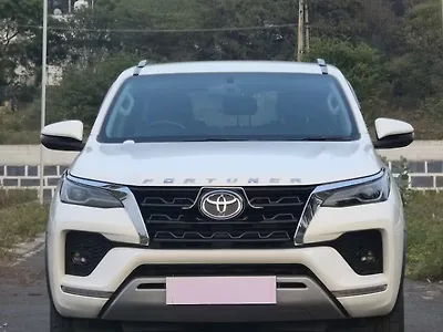2024 Toyota Fortuner 4x2 AT 1