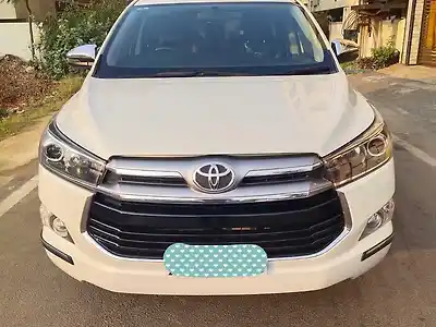 Second Hand टोयोटा इनोवा क्रिस्टा 2.4 zx 7 str [2016-2020] in कृष्ण