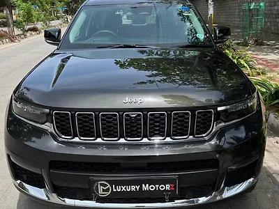 Second Hand Jeep Cherokee Limited (O) 4x4 AT in Bangalore