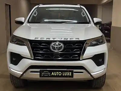 Second Hand टोयोटा फ़ॉर्च्यूनर 4x2 2WD Diesel 2.8L Turbo Automatic in लखनऊ