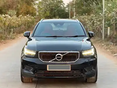 Second Hand वॉल्वो xc40 d4 r-डिज़ाइन in अहमदाबाद