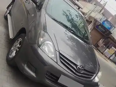 Second Hand टोयोटा इनोवा 2.5 g 8 str bs-iv in अंबाला कैंट