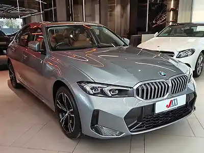 Second Hand बीएमडब्ल्यू 3 सीरीज़ ग्रैन लिमोज़ीन 330li एम स्पोर्ट in अहमदाबाद