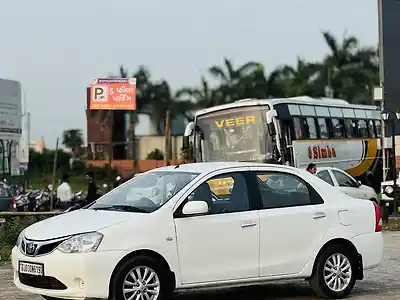 Second Hand टोयोटा इटियोस वीएक्स in सूरत