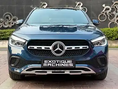 Second Hand मर्सिडीज़ बेंज़ जीएलए 220डी 4मैटिक in लखनऊ