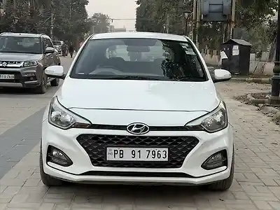 Second Hand हुंडई एलीट i20 स्पोर्ट्ज़ 1.4 crdi in लुधियाना