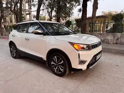 Second Hand महिंद्रा XUV300 1.5 w8 (o) एएमटी [2019-2020] in जालंधर