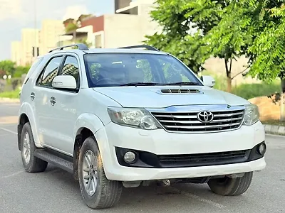 2012 Toyota Fortuner 3.0 4x2 AT 1