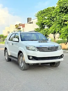 2012 Toyota Fortuner 3.0 4x2 AT 1 2012 Toyota Fortuner 3.0 4x2 AT 1