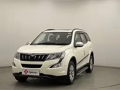 Second Hand महिंद्रा XUV500 w10 ऑटामैटिक ब्लैक इंटीरियर [2017] in चंडीगढ़