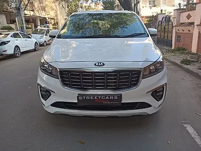 Second Hand Kia Carnival Limousine 7 STR in Bangalore