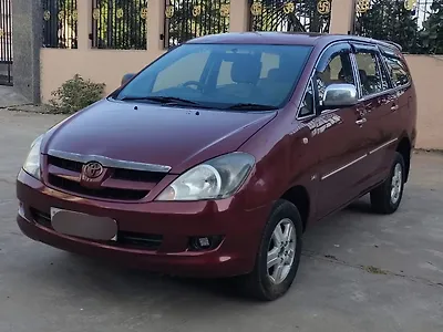 2006 Toyota Innova 2.5 V 7 STR 1