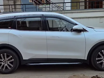 Second Hand Mahindra XUV700 AX 7 Luxury Pack Diesel AT AWD 7 STR [2023-2024] in Nandyal