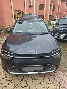 Second Hand Kia Carens Prestige 1.5 Petrol MT 7 STR in Srinagar Second Hand Kia Carens Prestige 1.5 Petrol MT 7 STR in Srinagar