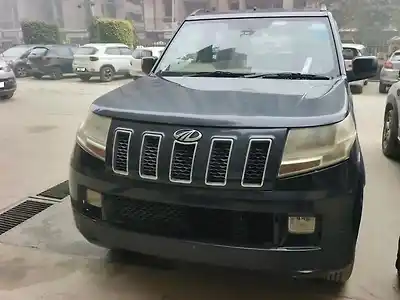 Second Hand महिंद्रा tuv300 t8 in ग्रेटर नोएडा