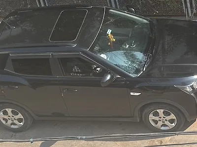 2023 Mahindra XUV300 W6 1.5 Diesel 1