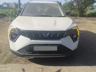 2024 महिंद्रा XUV 3XO AX5 Petrol 1.2L Turbo Manual 1