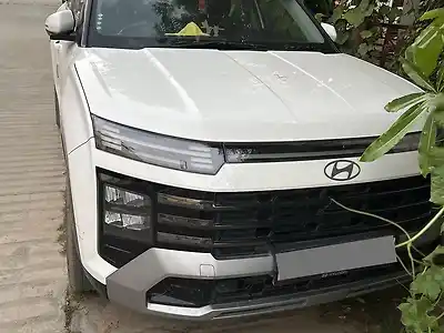 2025 हुंडई अल्काज़ार Executive Petrol 1.5L Turbo 6 Speed Manual 7 STR Matte 1