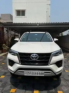 2021 टोयोटा फ़ॉर्च्यूनर 4x2 2WD Diesel 2.8L Turbo 6 Speed Manual 1 2021 टोयोटा फ़ॉर्च्यूनर 4x2 2WD Diesel 2.8L Turbo 6 Speed Manual 1