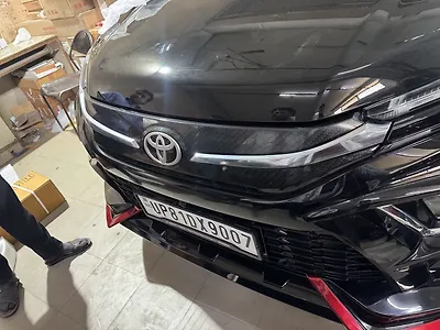 2025 Toyota Urban Cruiser Hyryder V 2WD Hybrid (Electric + Petrol) 1.5L Automatic (e-CVT) Dual Tone 1 2025 Toyota Urban Cruiser Hyryder V 2WD Hybrid (Electric + Petrol) 1.5L Automatic (e-CVT) Dual Tone 1