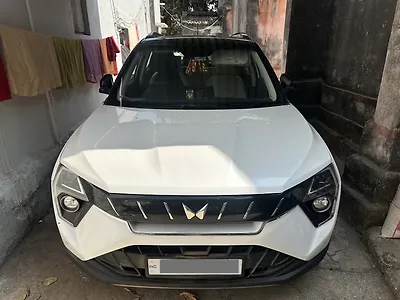 Second Hand Mahindra XUV 3XO AX7 Petrol 1.2L Turbo Manual Dual Tone in Jamnagar