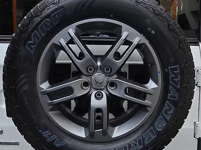 2024 Mahindra Thar LX Hard Top Petrol AT RWD