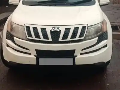 2012 महिंद्रा XUV500 w8 1