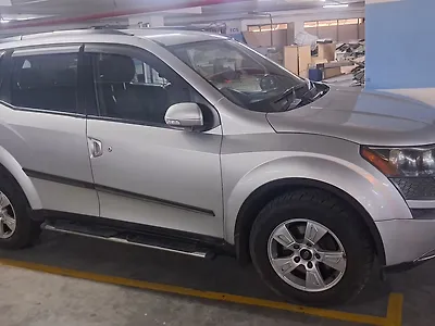 2013 Mahindra XUV500 W8 1