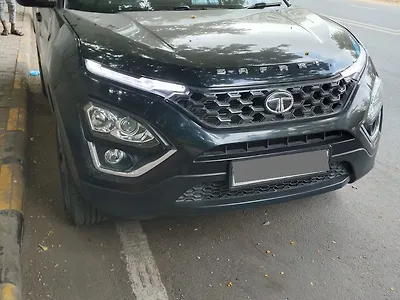 2022 Tata Safari XZA Plus 6 S Dark Edition 1