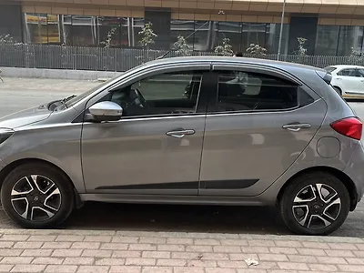 Second Hand Tata Tiago Revotron XZ Plus in Thiruvananthapuram