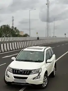 2017 महिंद्रा XUV500 w10 1