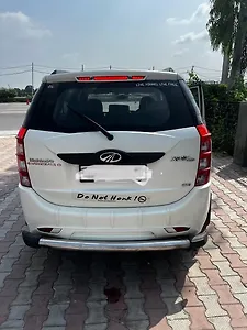 2016 Mahindra XUV500 W10 1 2016 Mahindra XUV500 W10 1