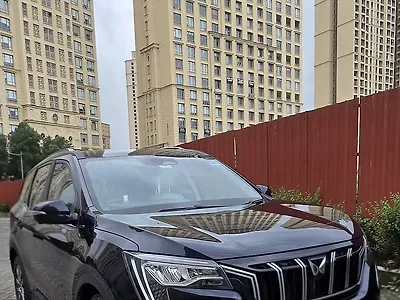 2025 Mahindra XUV700 AX7 Luxury Pack 2WD Petrol 2.0L Turbo Automatic 6 STR 1
