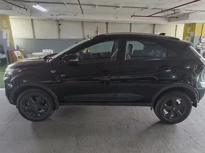 2022 Tata Nexon EV XZ Plus LUX Dark Edition 1