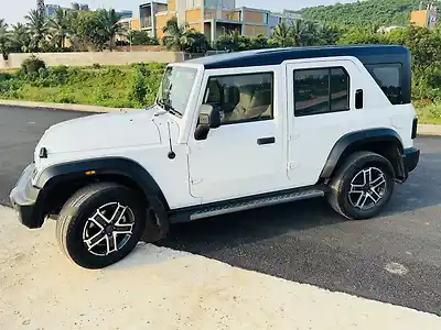 Second Hand महिंद्रा थार रॉक्स AX5L डीज़ल एटी 2WD in भुवनेश्वर