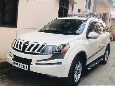 Second Hand महिंद्रा XUV500 w8 in इटावा