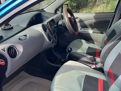 2011 Toyota Etios Liva V