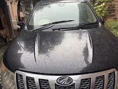 2012 महिंद्रा XUV500 w8 1