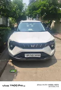 2024 Mahindra XUV 3XO AX5 Diesel 1.5L Turbo Automatic (AMT) 1 2024 Mahindra XUV 3XO AX5 Diesel 1.5L Turbo Automatic (AMT) 1