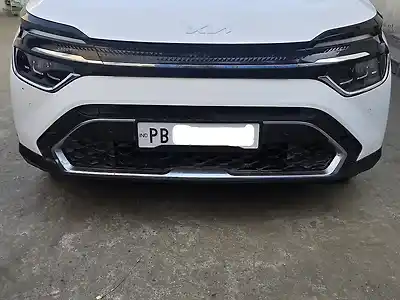 Second Hand किआ कारेन्स लग्ज़री 1.5 डीज़ल 7 सीटर in अमृतसर