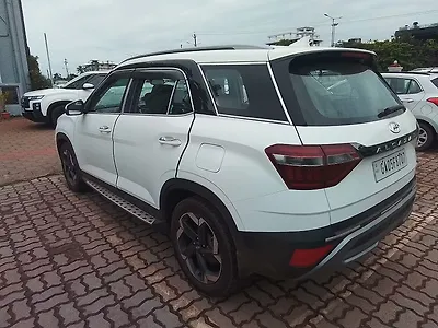 2023 Hyundai Alcazar Signature (O) 7 Seater 1.5 Diesel AT 1