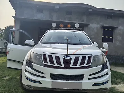 2013 Mahindra XUV500 W8 1
