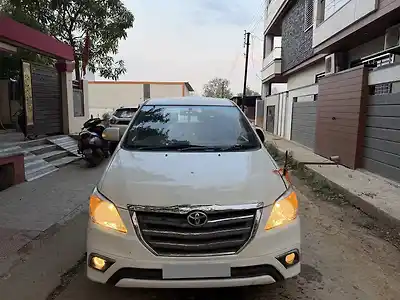 2014 टोयोटा इनोवा 2.5 vx 8 str bs-iv 1 2014 टोयोटा इनोवा 2.5 vx 8 str bs-iv 1