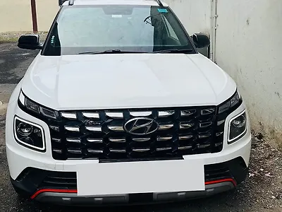 Second Hand Hyundai Venue N Line N8 DCT Dual Tone in Surat
