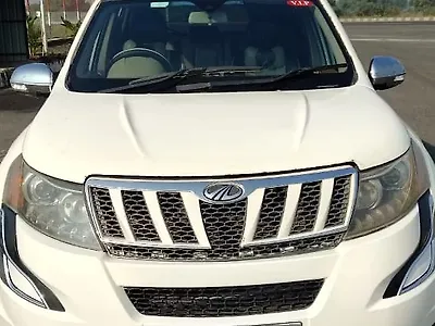 Second Hand Mahindra XUV500 W8 in Akola