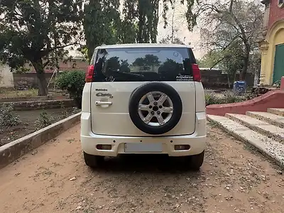 2012 Mahindra Quanto C8 1